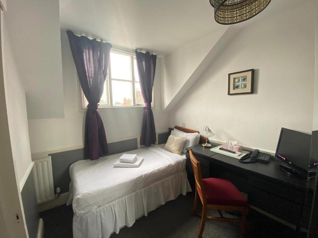 Grosvenor 3*