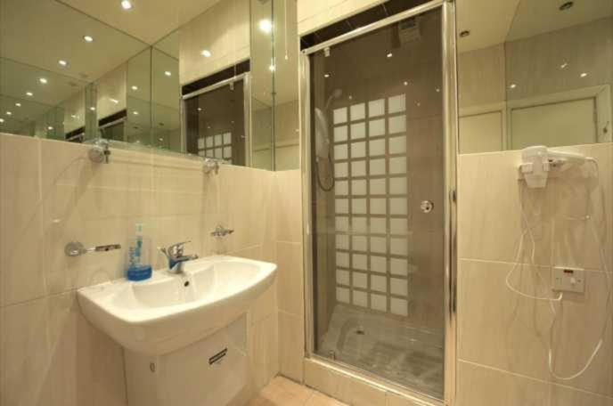 Hotel Grosvenor 3*